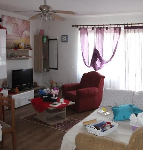 Adelita Apartament *